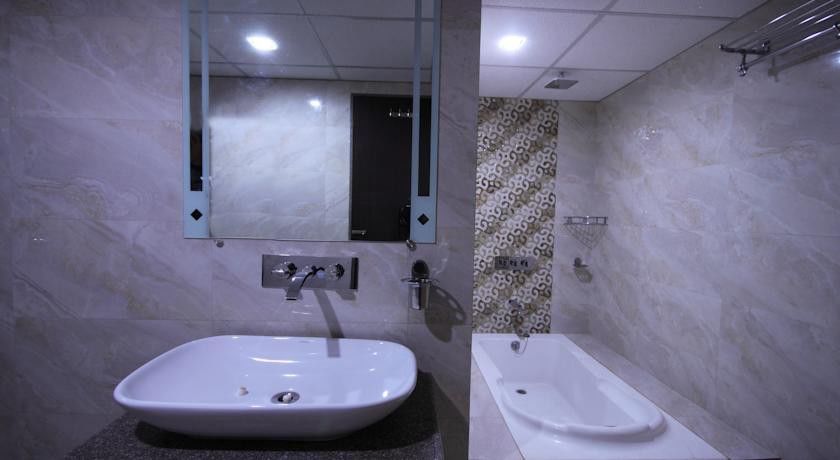 Hotel Golden Plaza à Ahmedabad Extérieur photo