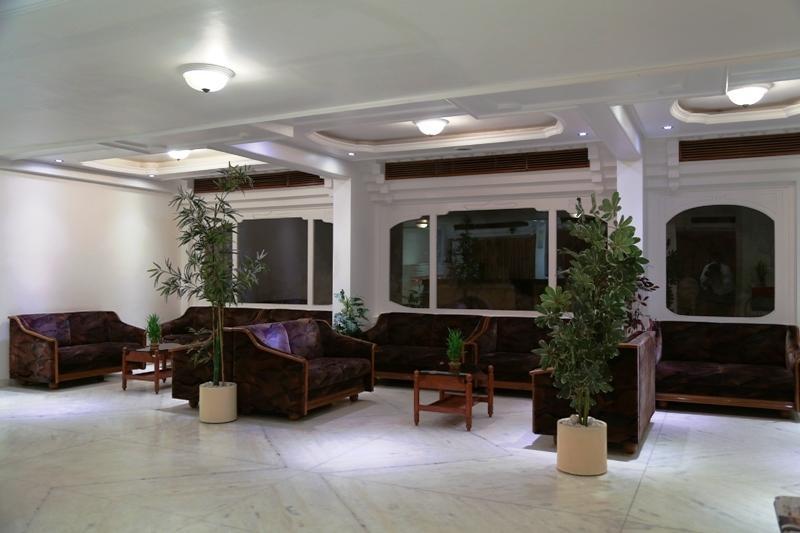 Hotel Golden Plaza à Ahmedabad Extérieur photo