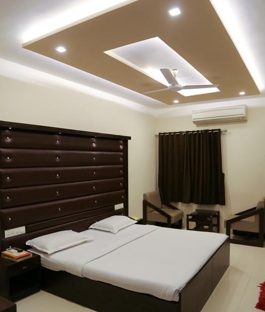 Hotel Golden Plaza à Ahmedabad Extérieur photo